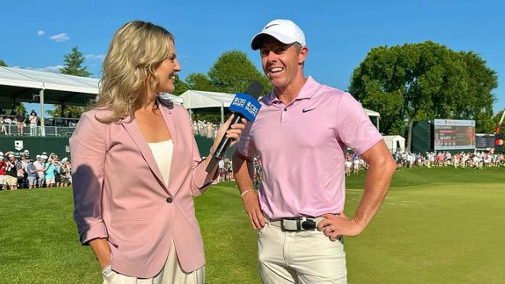 [photo credit Amanda Balionis / Instagram]