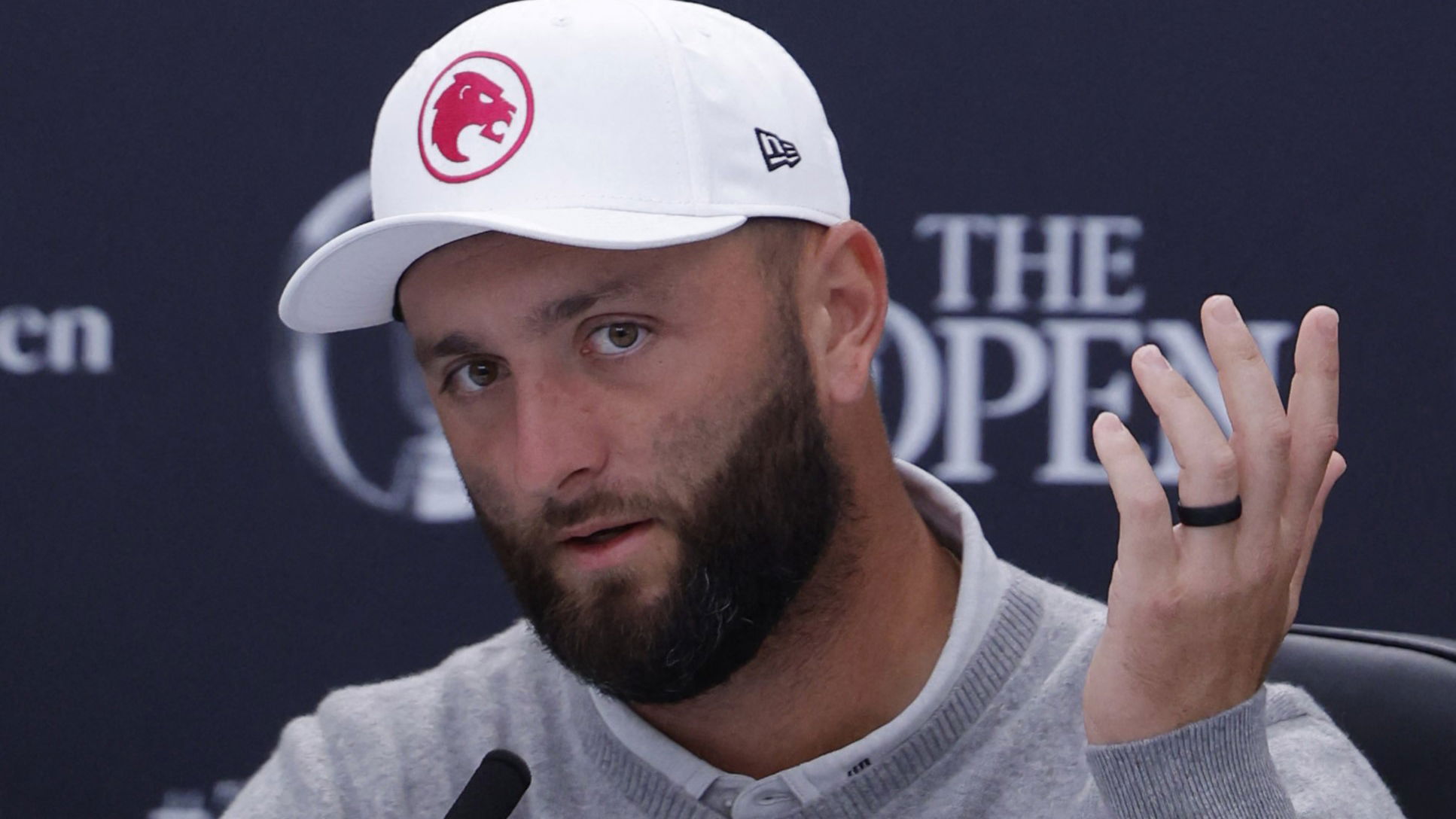 Jon Rahm's caddie got hit by a golf ball 