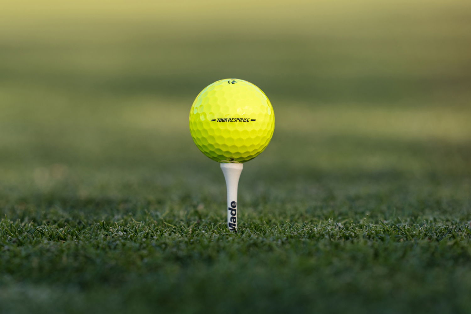 NEW TaylorMade Tour Response Golf Balls