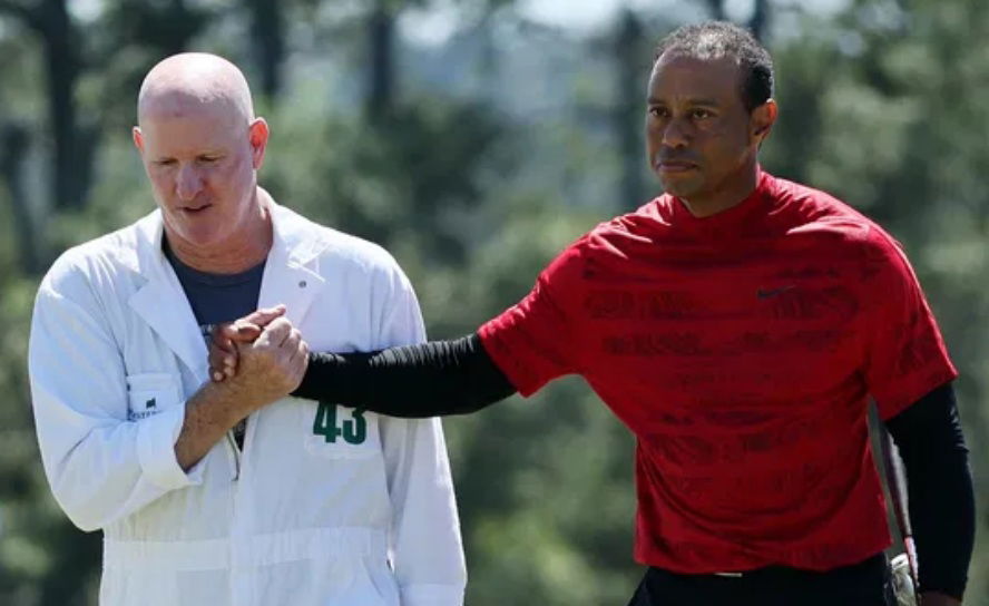 Joe LaCava used to caddie for Tiger Woods