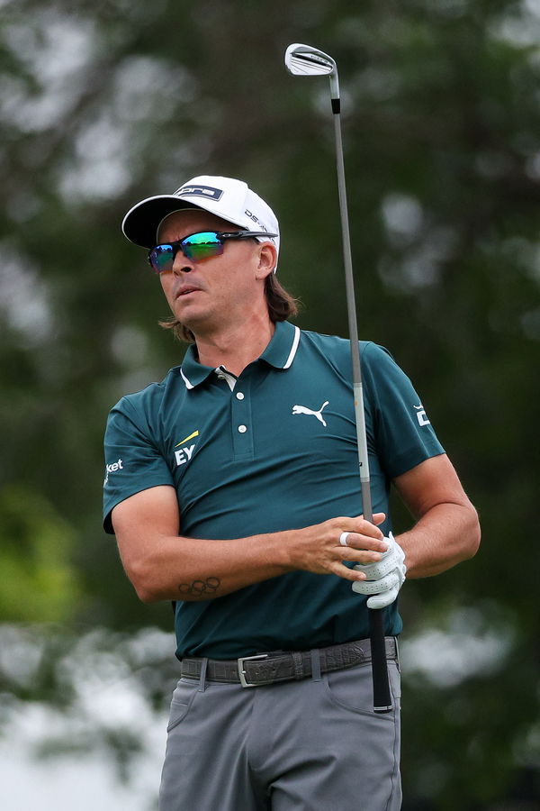 Fowler switches to graphite shafts