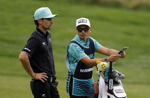 Niemann with new caddie Salinas