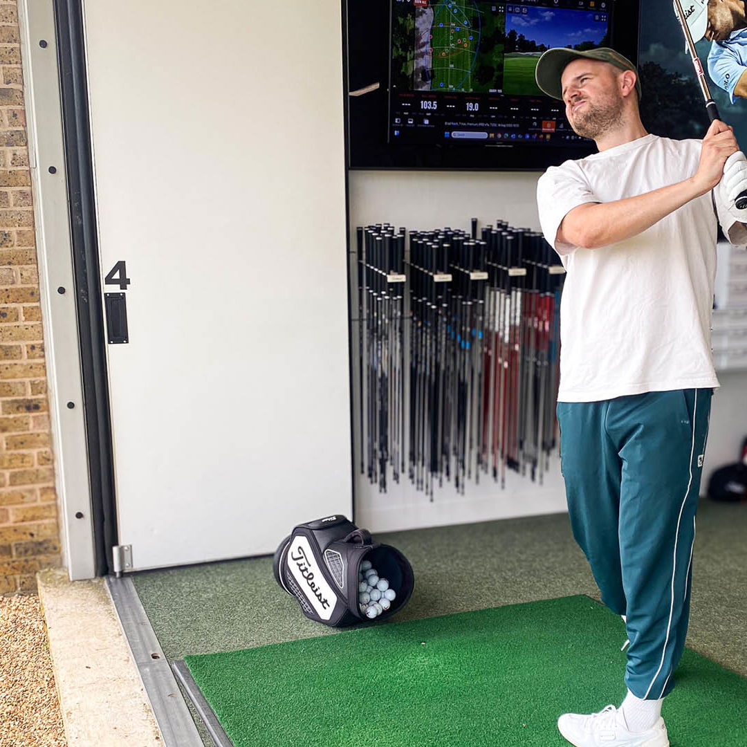 GolfMagic Reviews Editor Brad Nash testing the Titleist Ball Fitting App