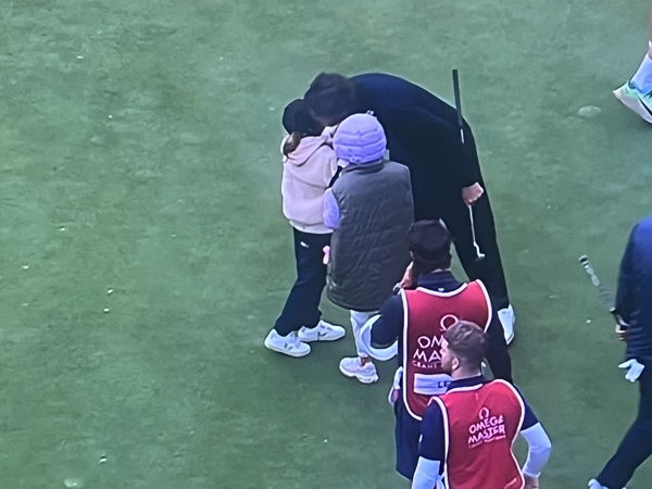 Mike Lorenzo-Vera greeted by his kids
