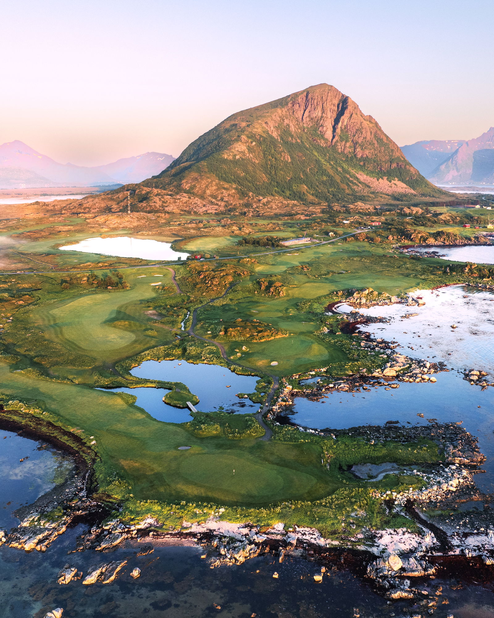 Lofoten Links