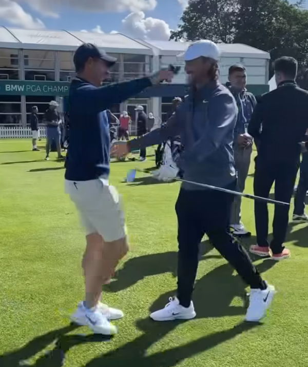McIlroy congratulates Fleetwood at Wentworth