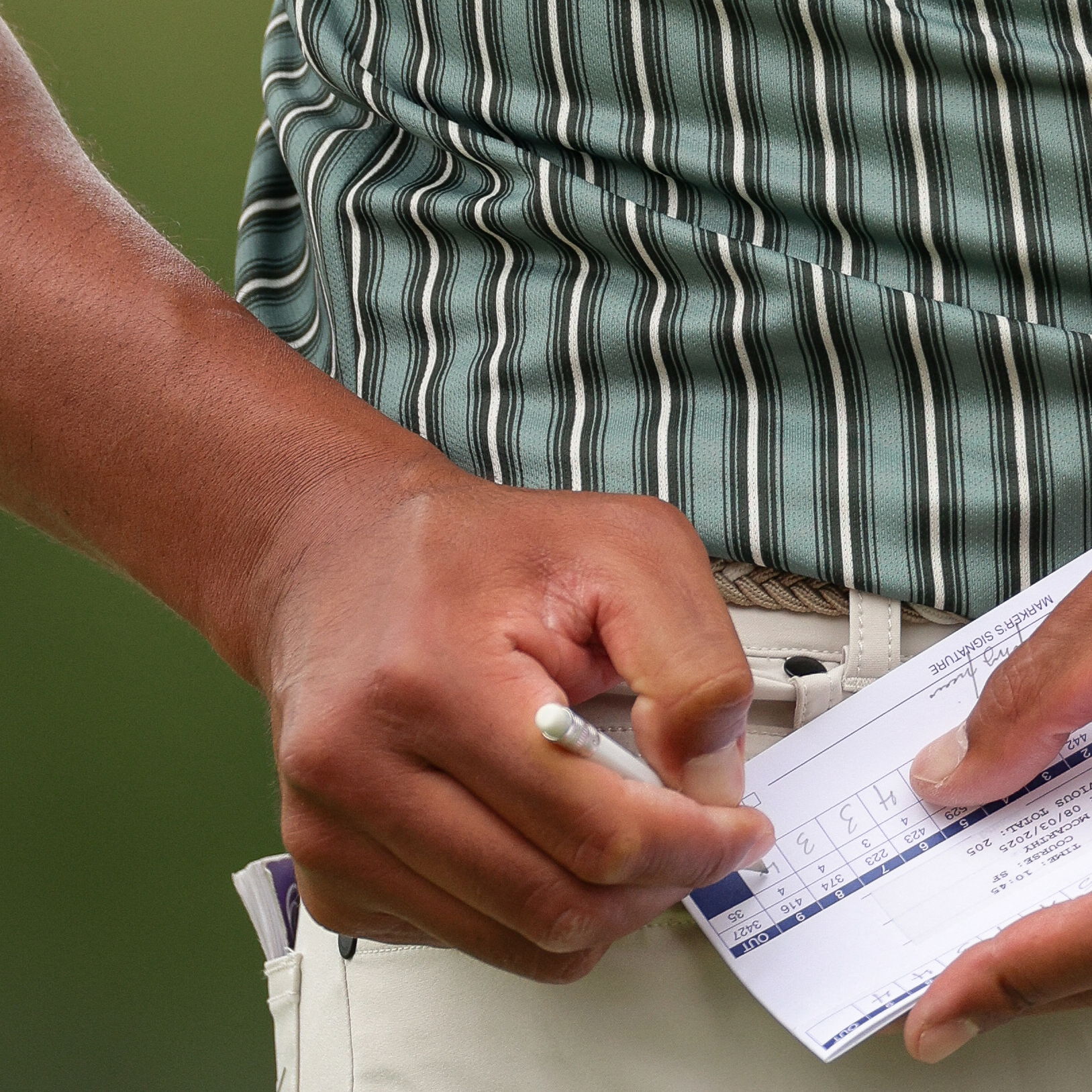 A golfer made a net -1 on one hole at the weekend