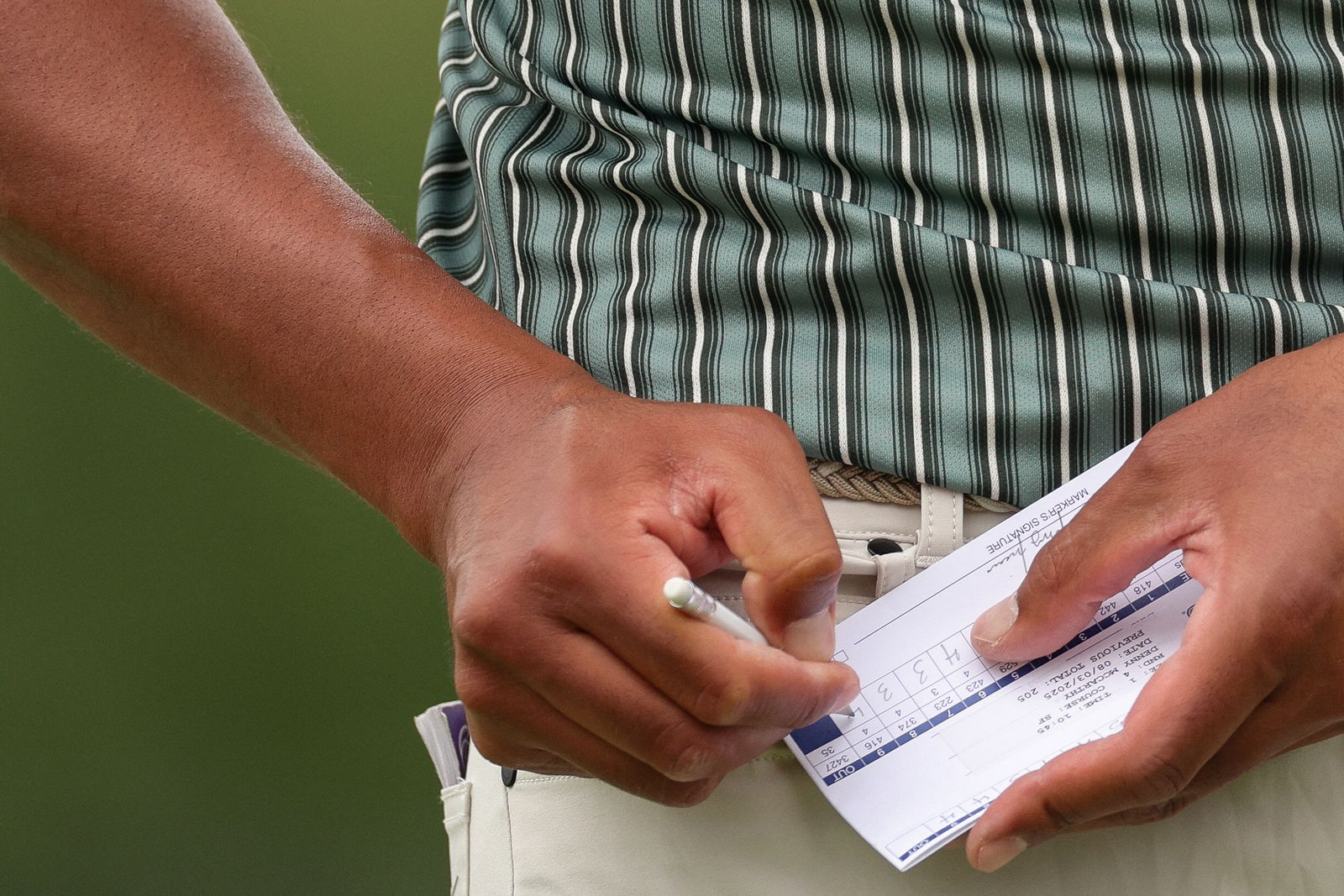 A golfer made a net -1 on one hole at the weekend