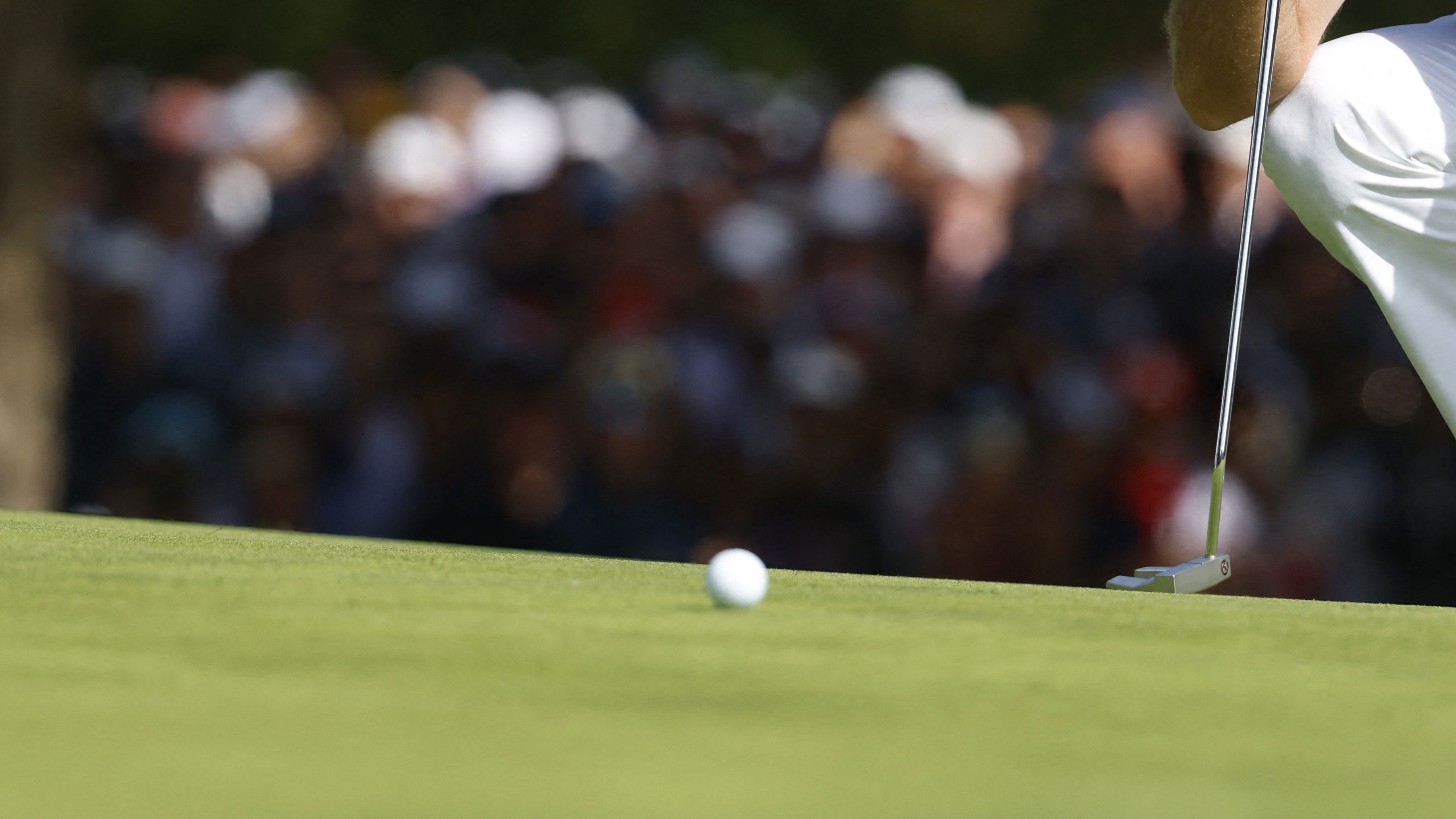 A video has gone viral of a ball marking cheat