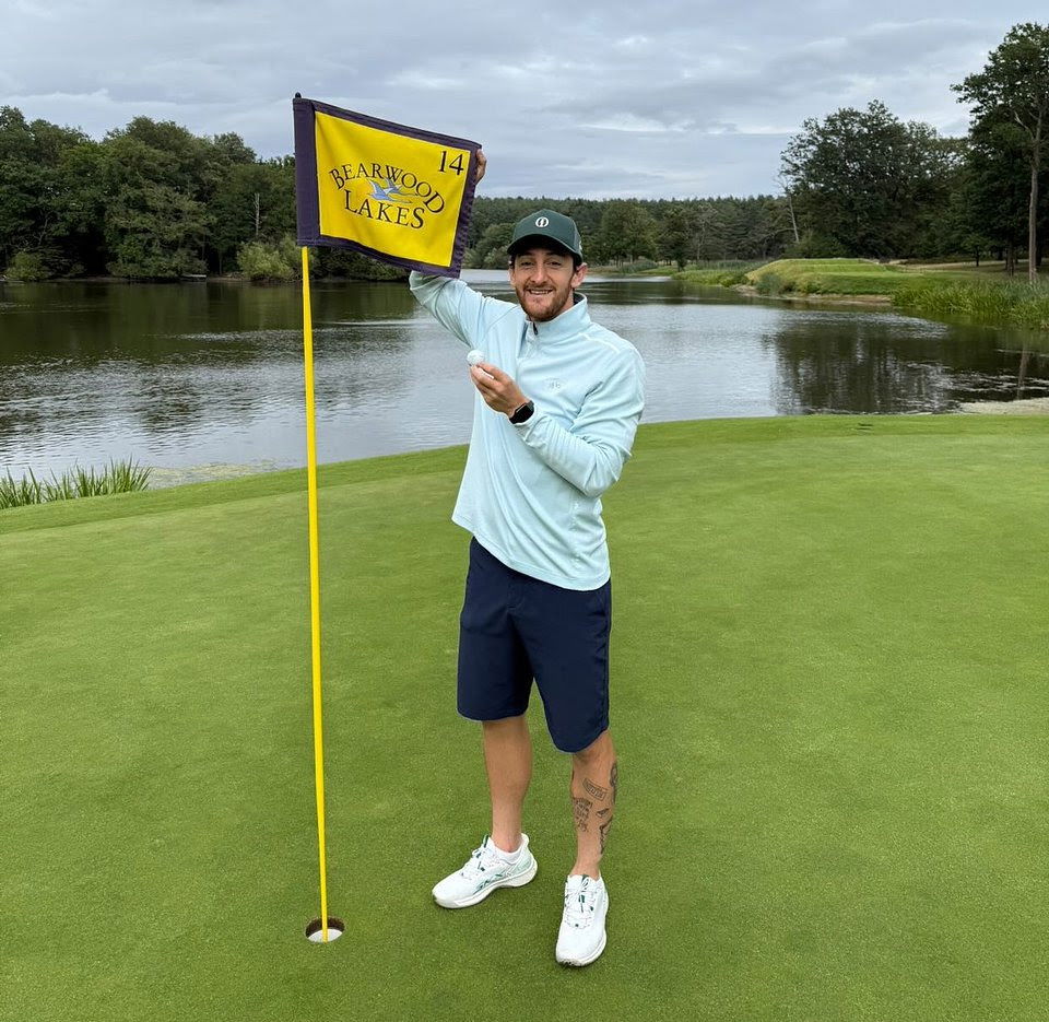 Lockyer's ace at Bearwood Lakes