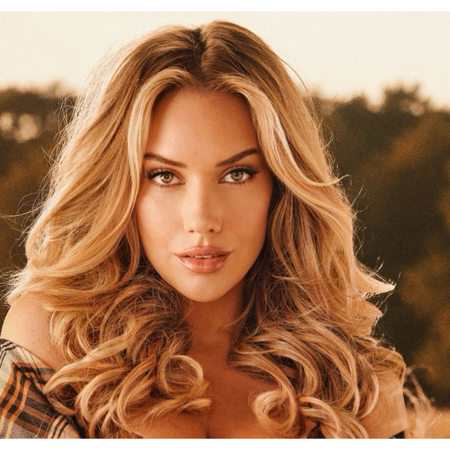 Paige Spiranac (X / Twitter) 