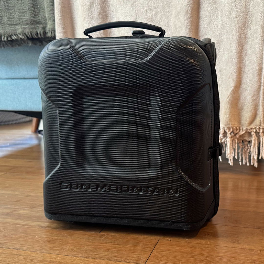 The Sun Mountain Kube travel cover