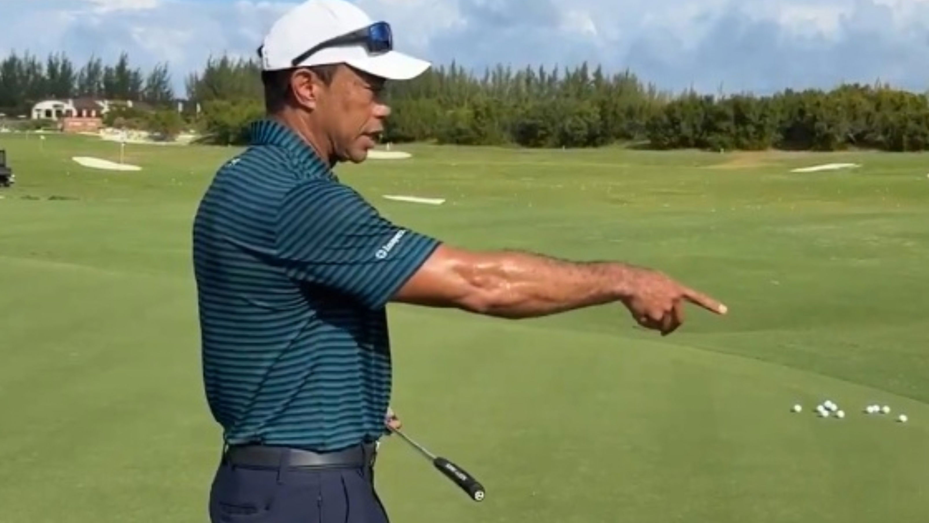 Tiger Woods gives putting clinic (TGR Live)