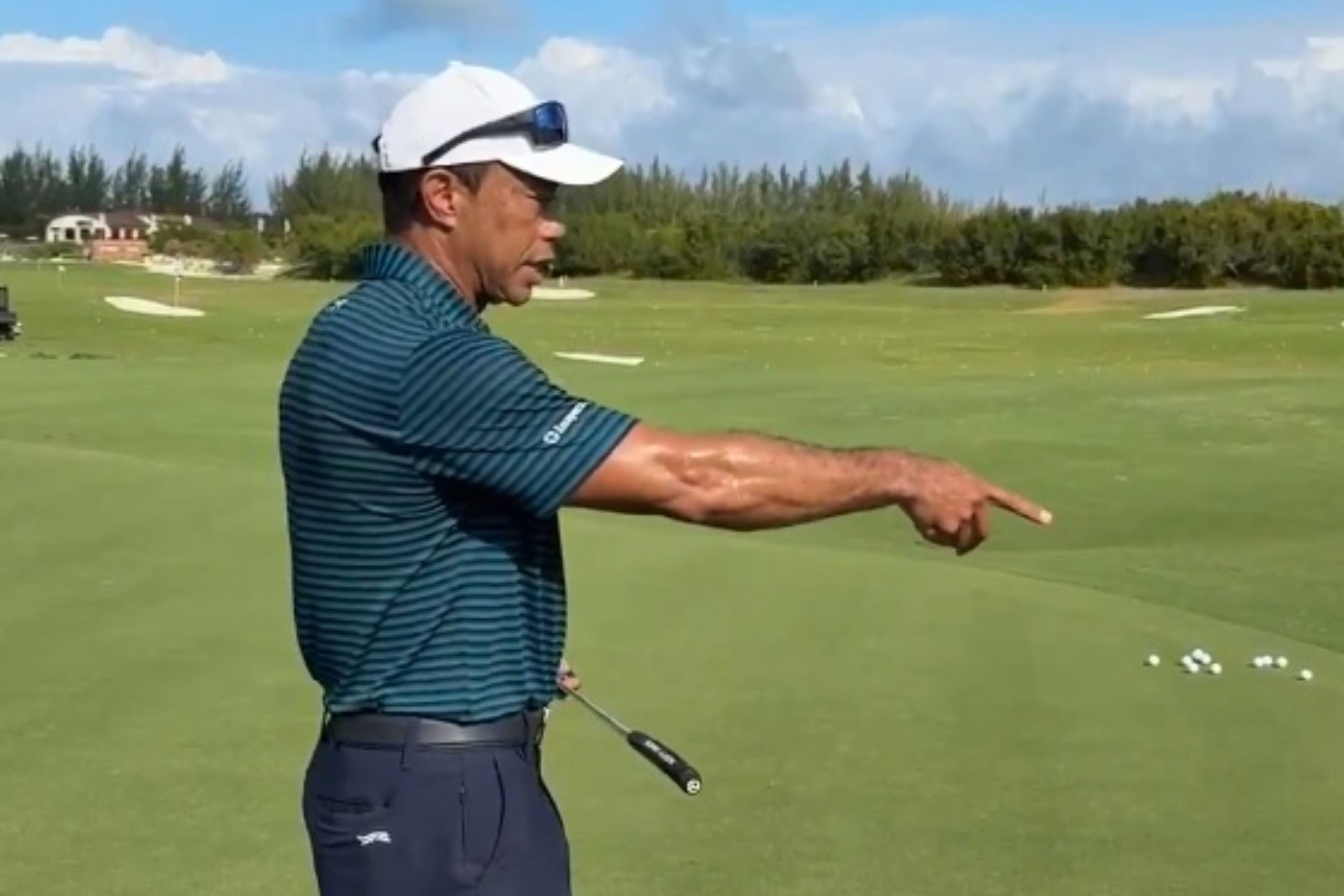 Tiger Woods gives putting clinic (TGR Live)