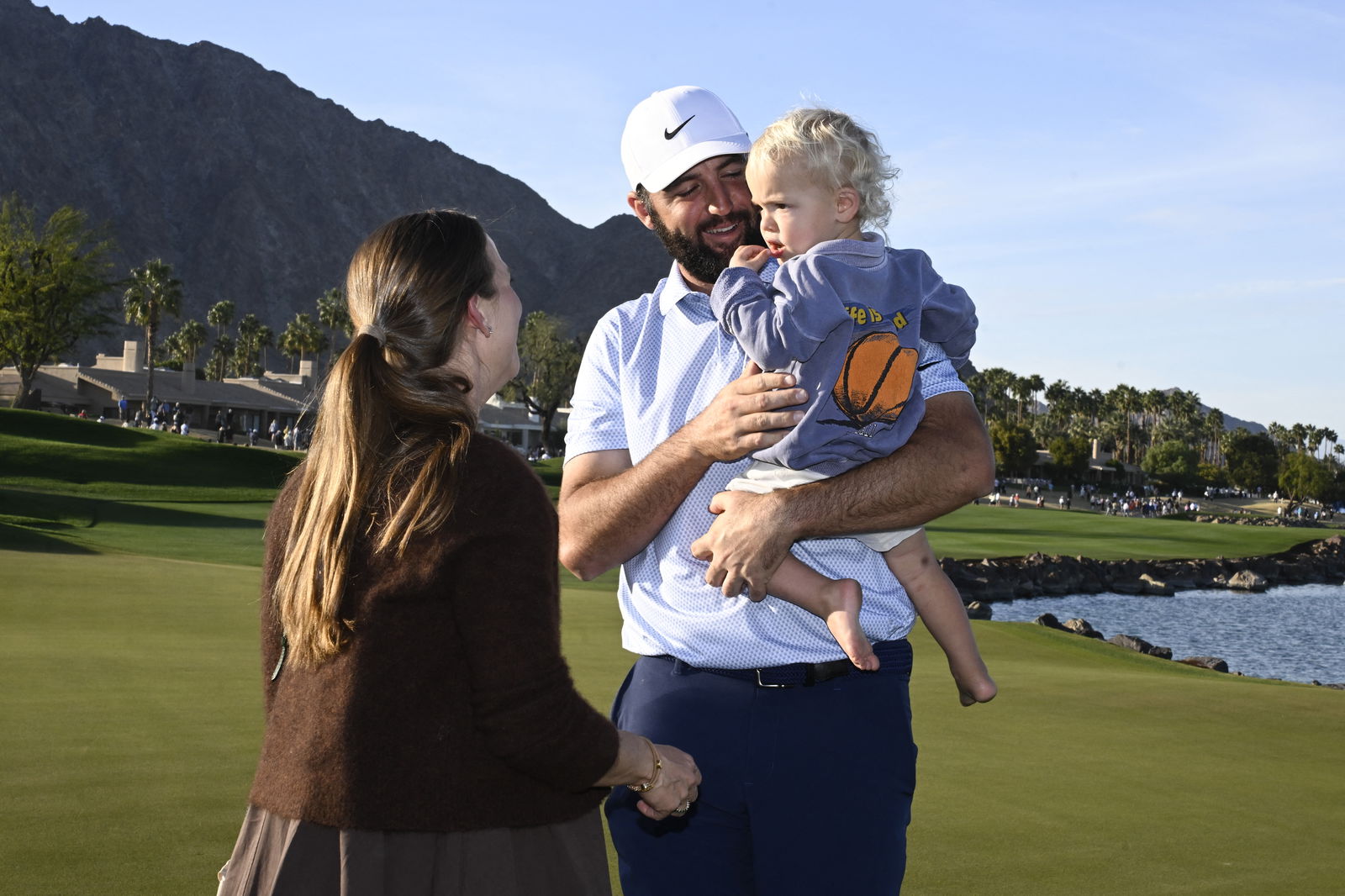 Scheffler with son Bennett and wife Meredith