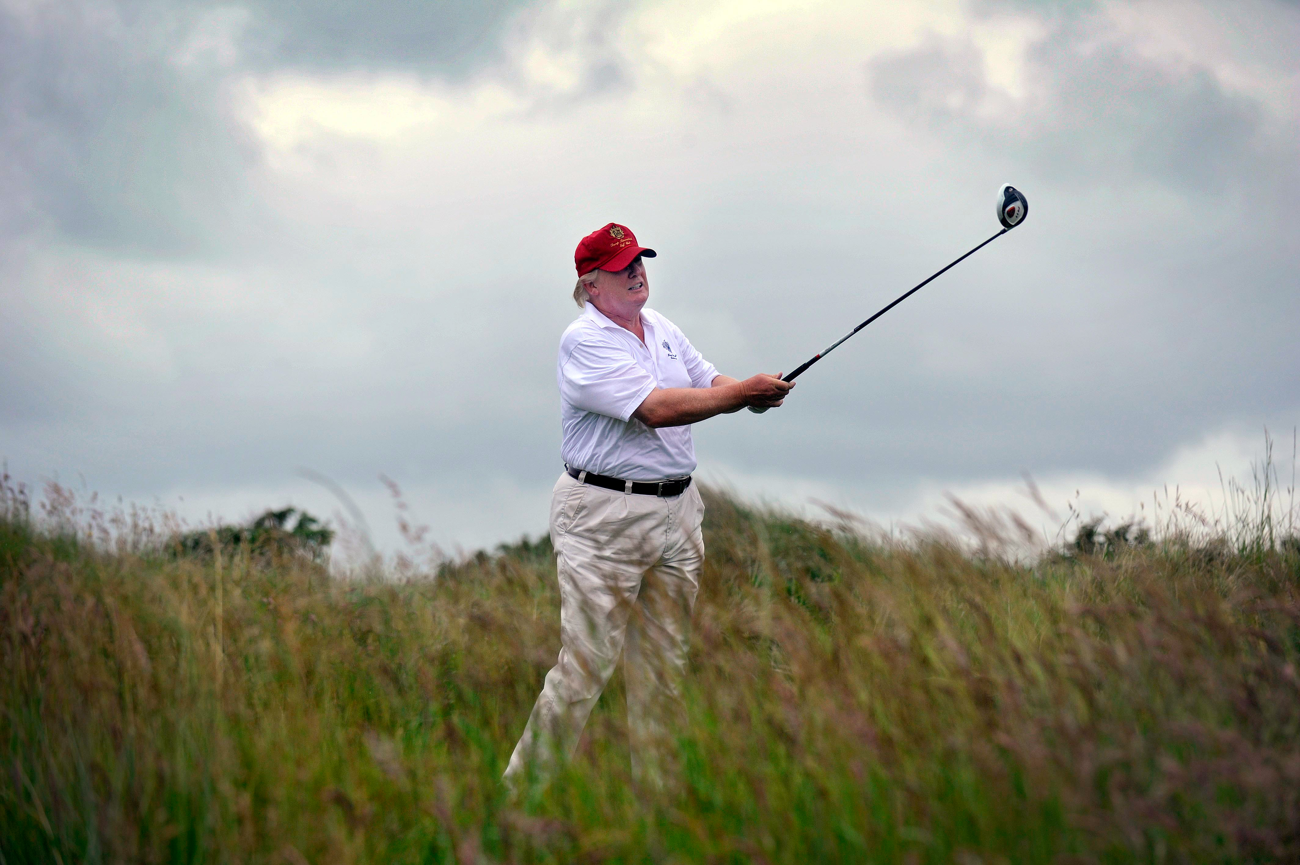 Donald Trump is a little bit good at golf, here's proof...