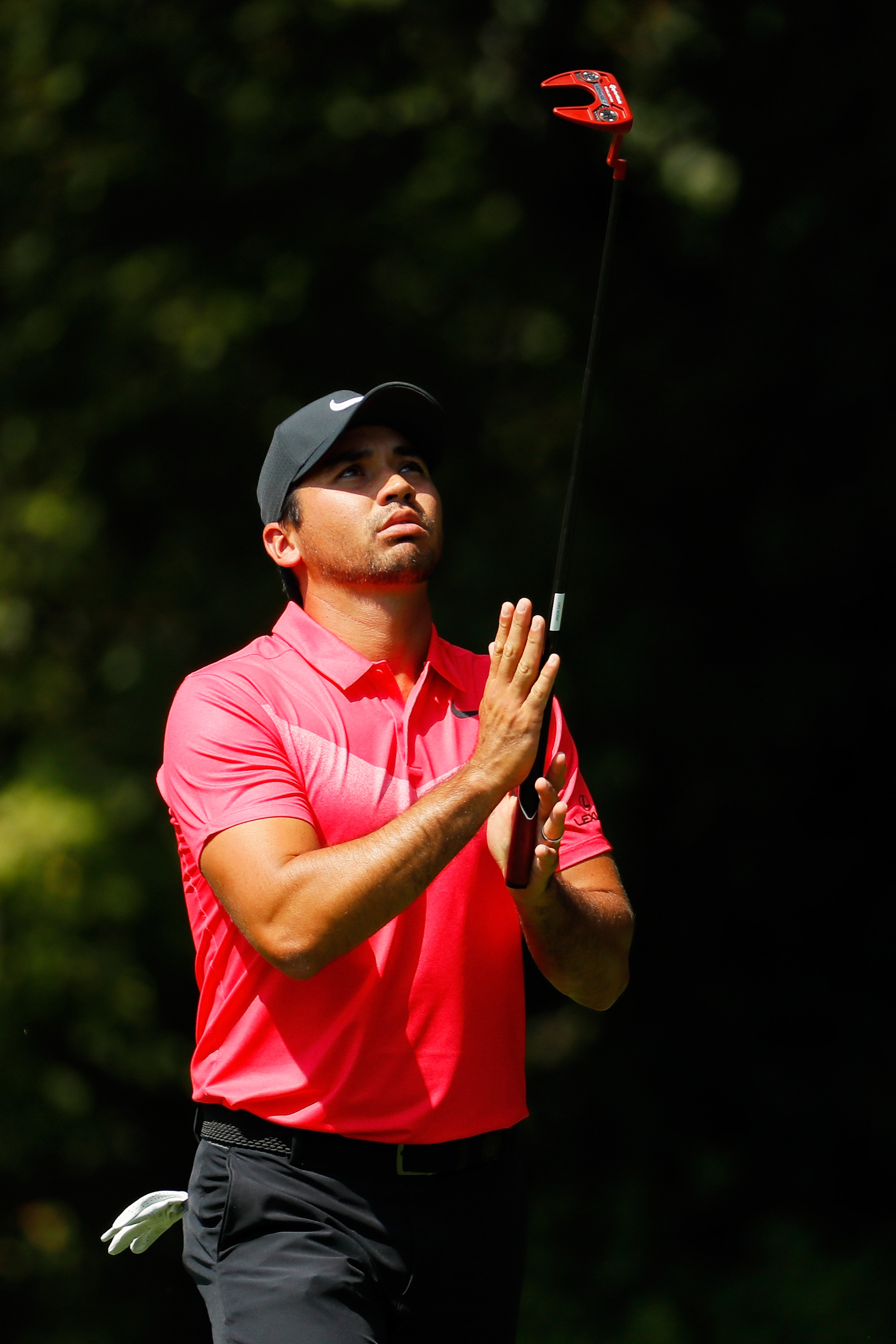 Jason Day puts new 2018 TaylorMade red putter in play