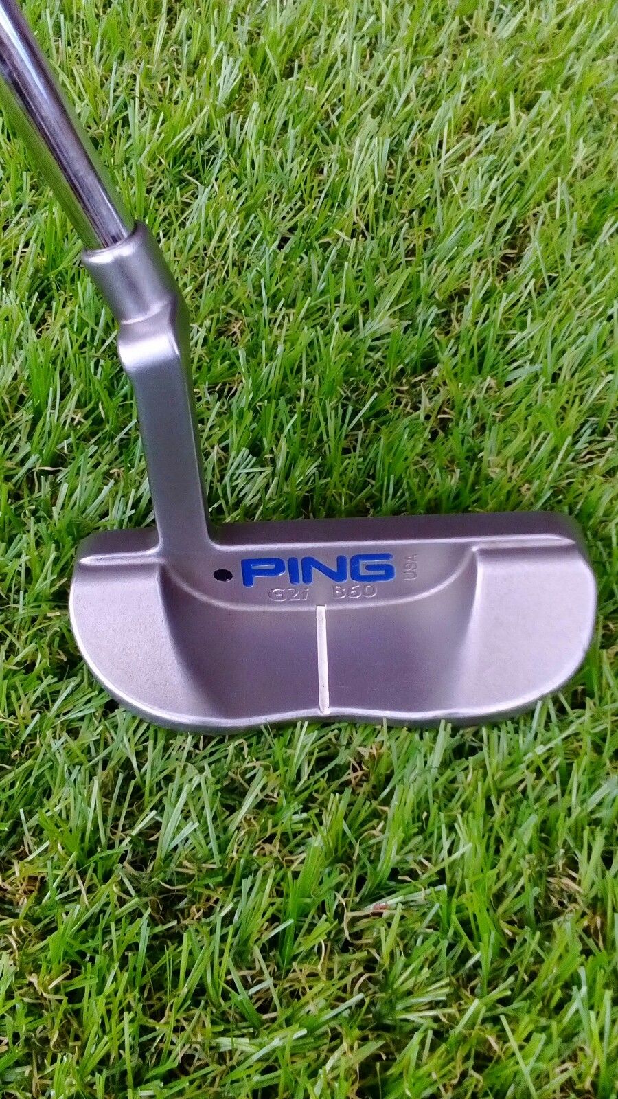 Man tries to sell his golf club over Facebook, gets crazy response!
