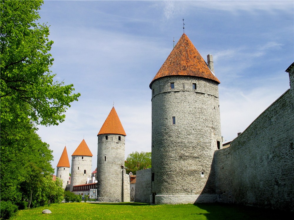 Historic: Tallinn's town wall