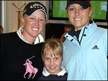 Hull, aged 10, with Morgan Pressel (left) and Natalie Gulbis