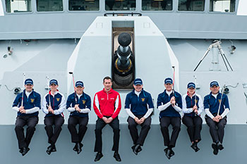 Royal Navy golfers aboard HMS Duncan warship