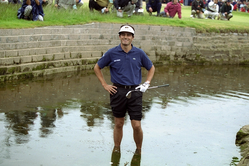 Jean Van de Velde all smiles despite finding the Barry Burn with his third shot up the 72nd hole of the 1999 Open Championship (Getty Images)