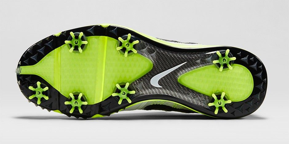 Lunar Control 3 offers superb levels of traction, aided by an extra spike placed under the big toe 