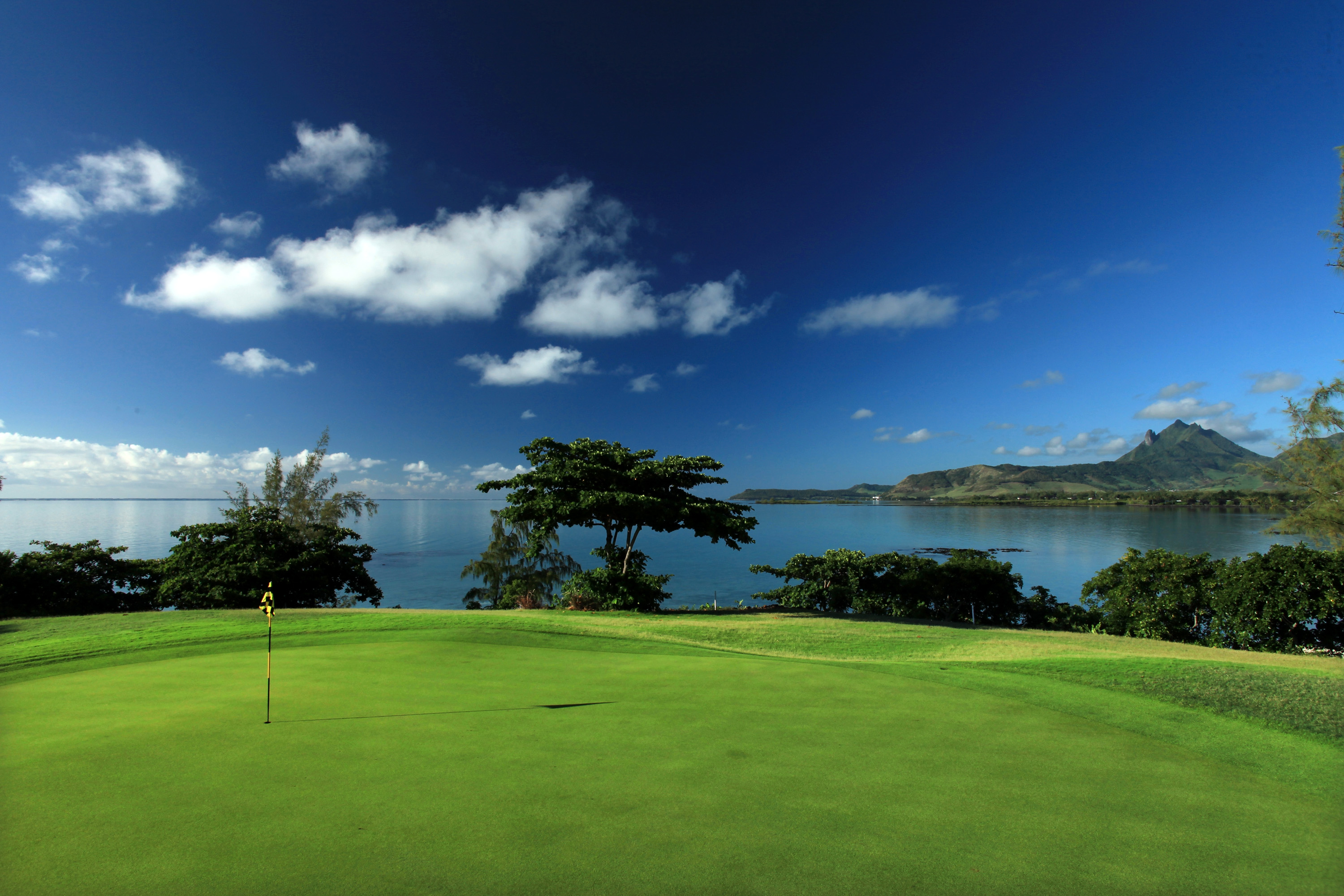 Mauritius offers a picture-perfect backdrop for golf (Photo: Getty Images)