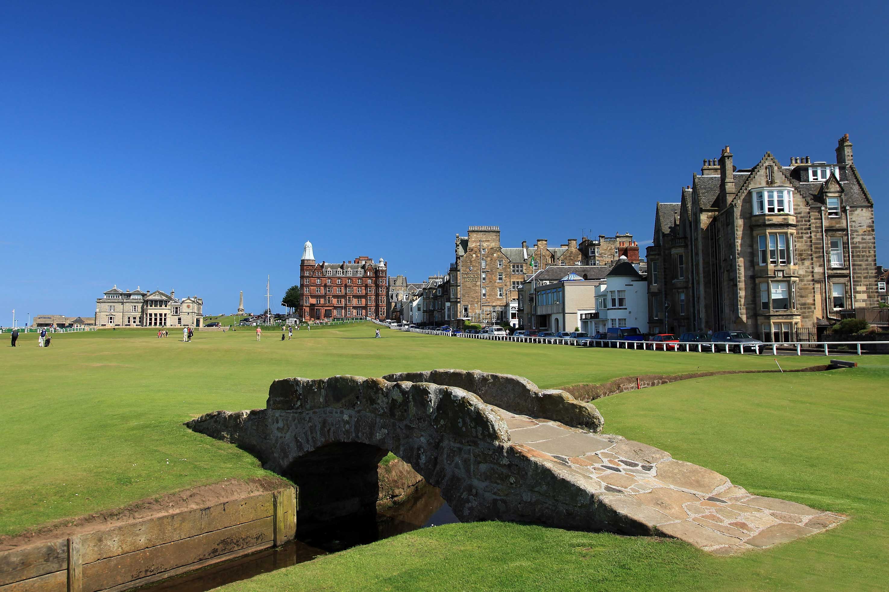 The famous Swilcan Bridge on the 18th hole at the Old Course (Photo: Getty Images) 