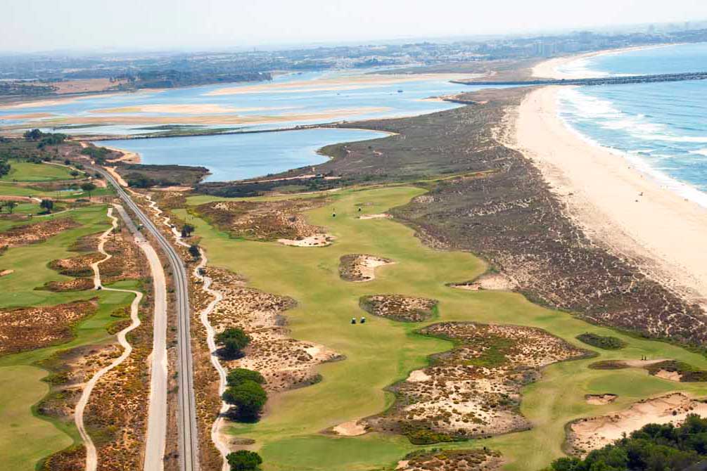 The Praia Course at Onyria Palmares offers spectacular views 