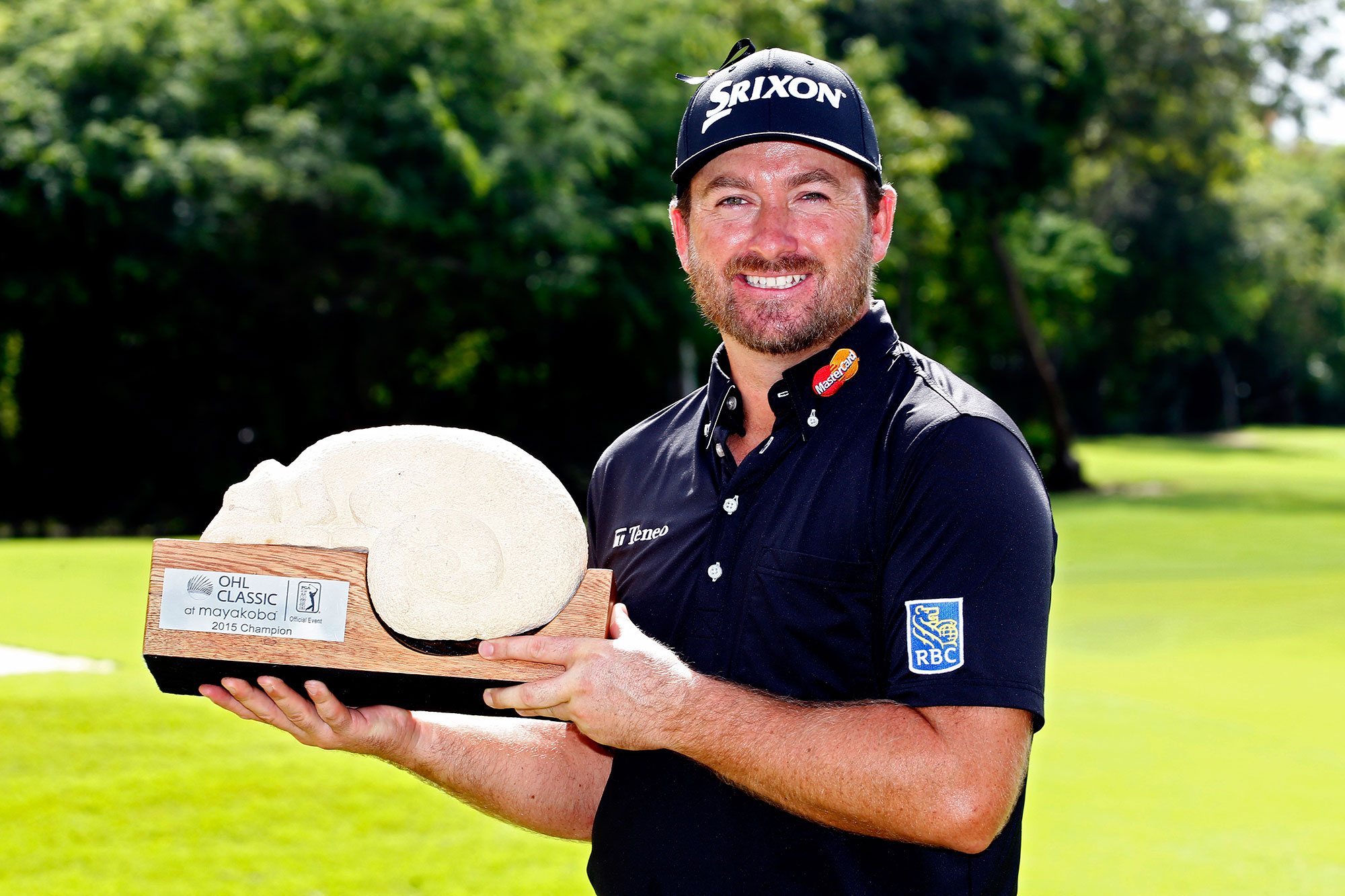 Graeme McDowell with the OHL Classic at Mayakoba trophy (Photo: Getty Images)
