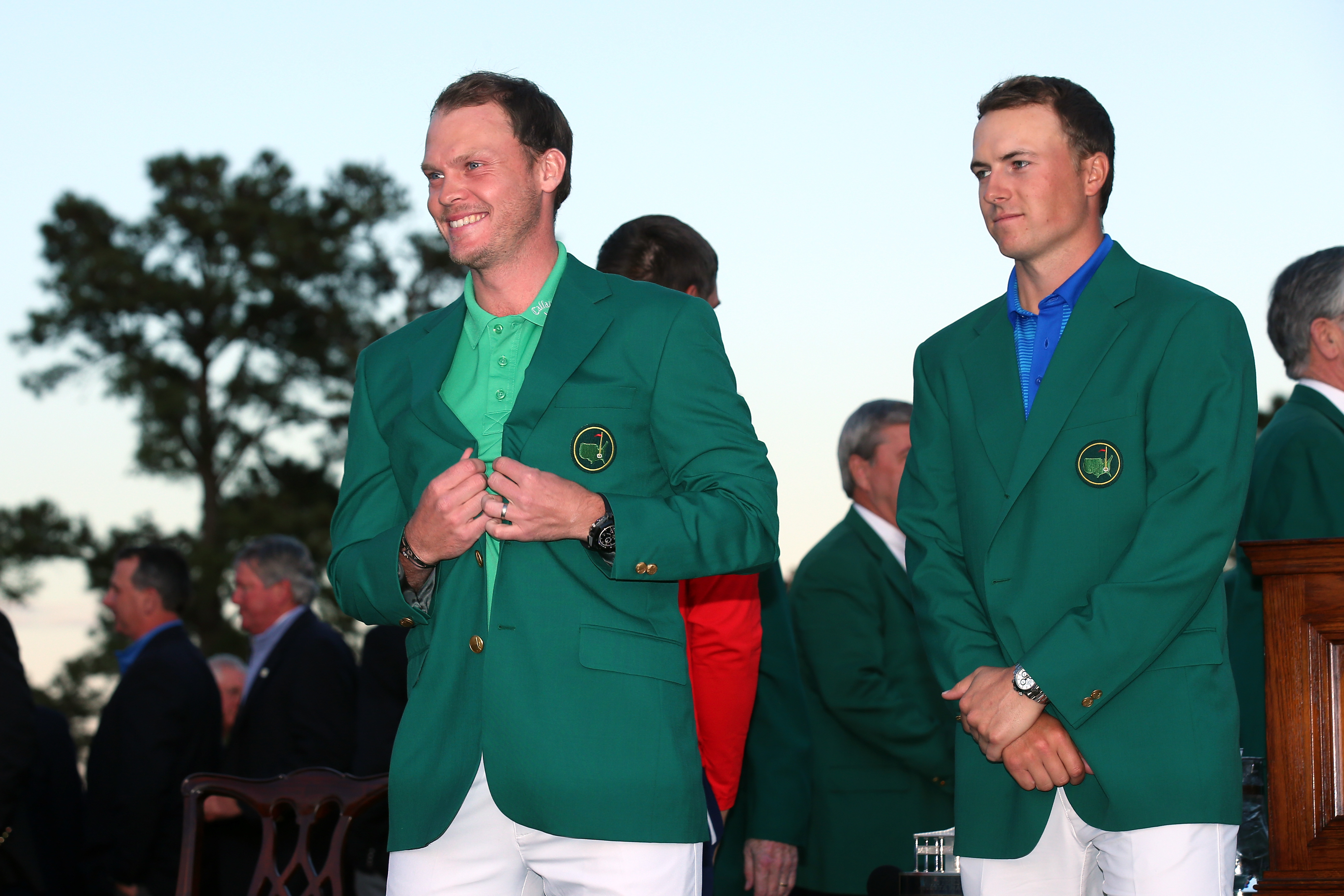 Jordan Spieth quite literally handed Danny Willett the Green Jacket at the 2016 Masters (Getty Images)
