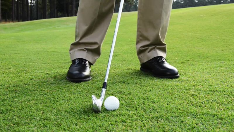 How to play golf's classic bump and run shot: Think putting