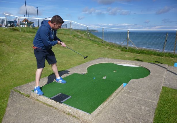 Crazy golf fan en route to playing every course in the UK!
