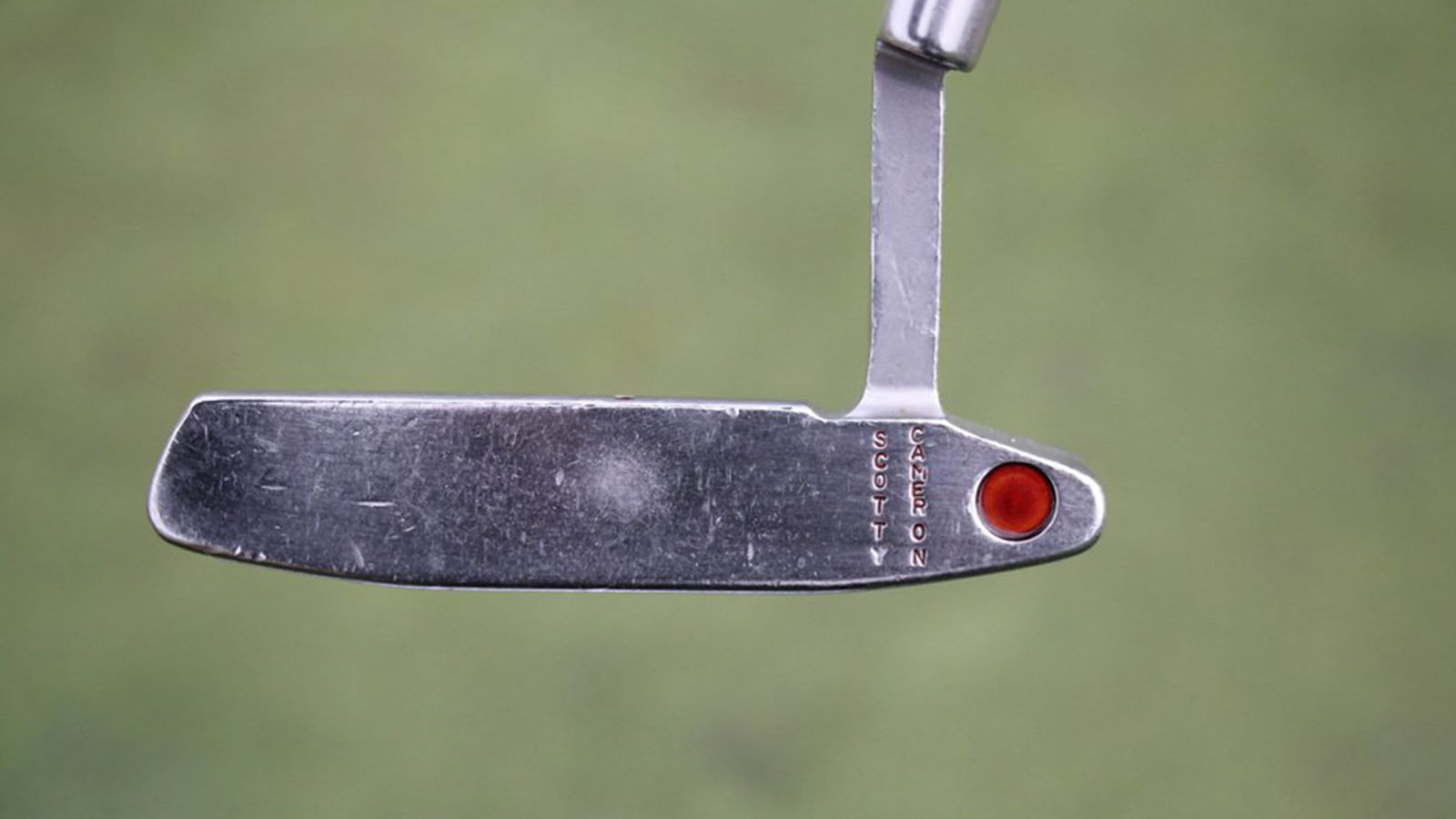 PGA Tour: The wear marks on these golf clubs are PURE...