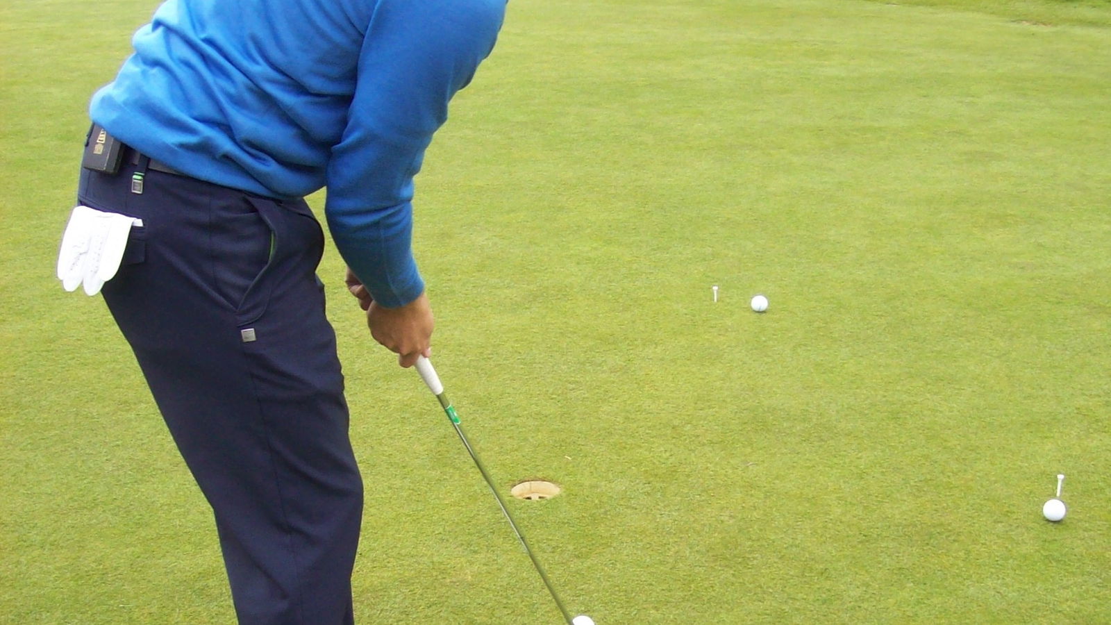 Tom Lewis putting clinic: Holing out