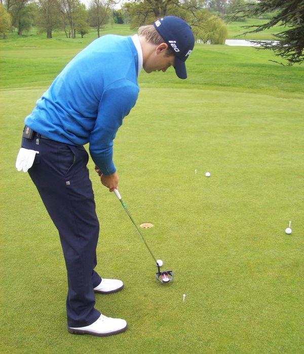 Tom Lewis putting clinic: Holing out