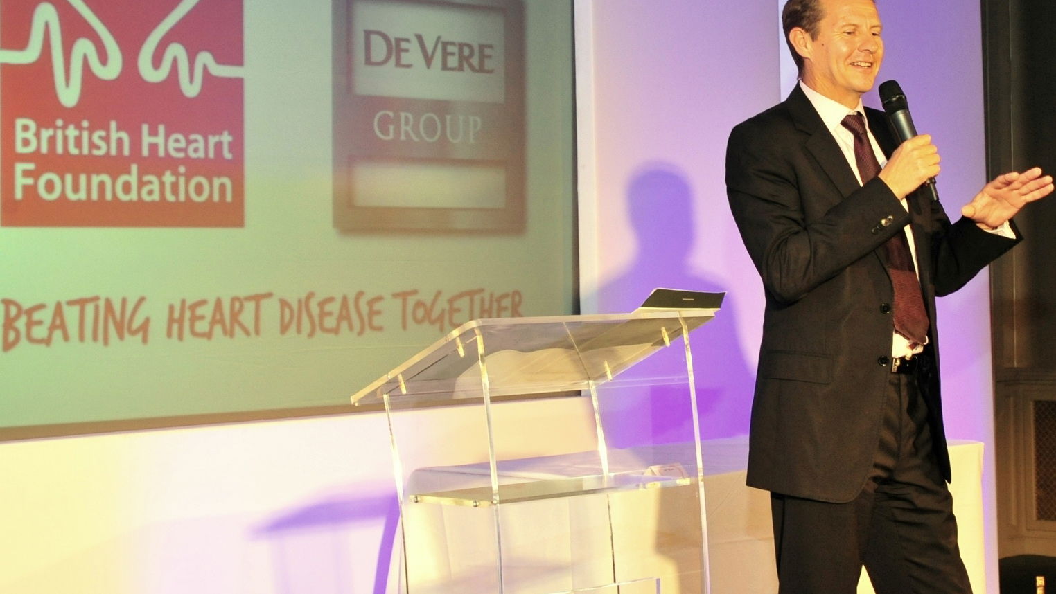 De Vere charity golf day raises thousands