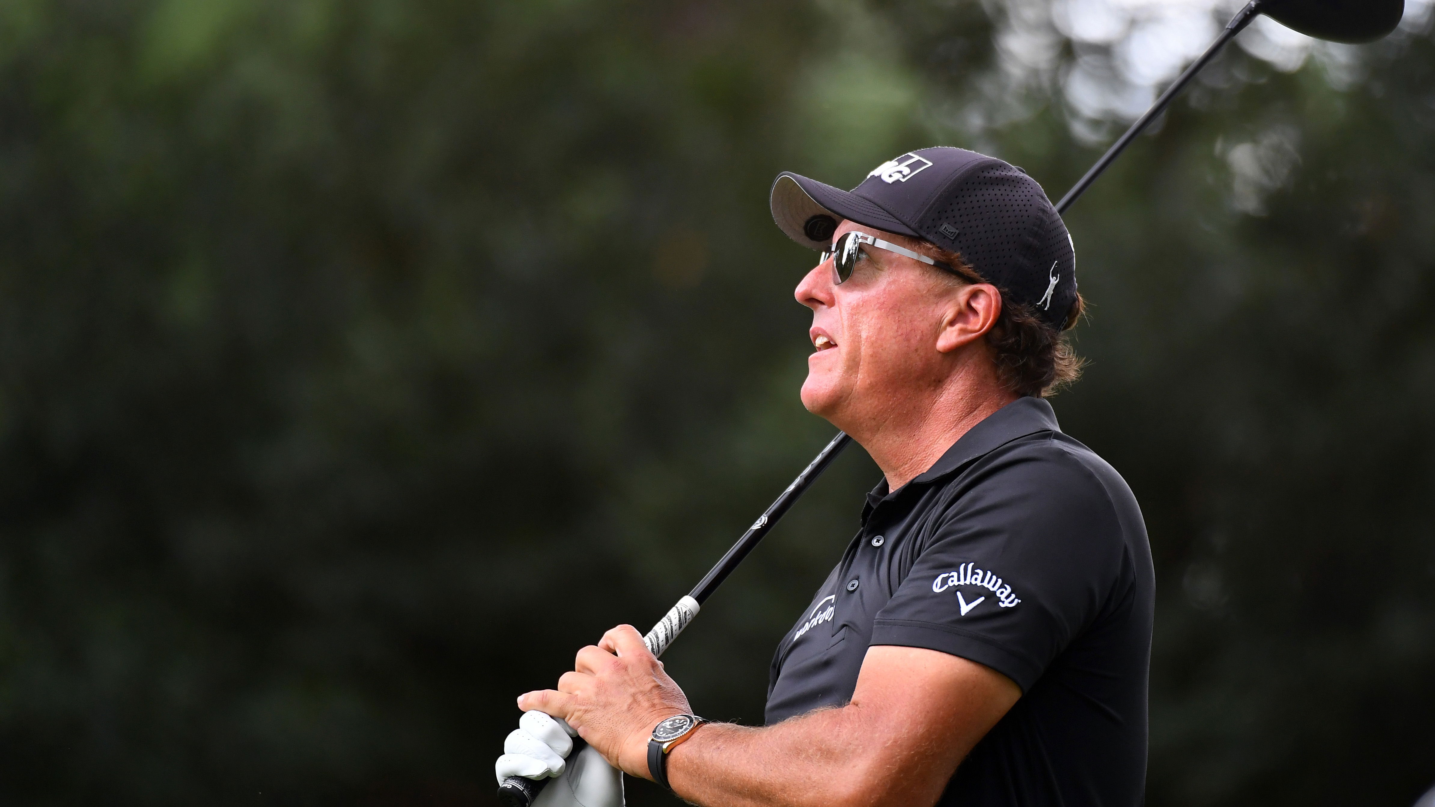 Phil Mickelson comes out with HILARIOUS reaction to Tony Finau ripping a drive