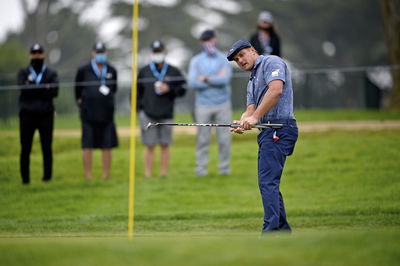 Bryson DeChambeau tells someone to "quiet down" during Northern Trust