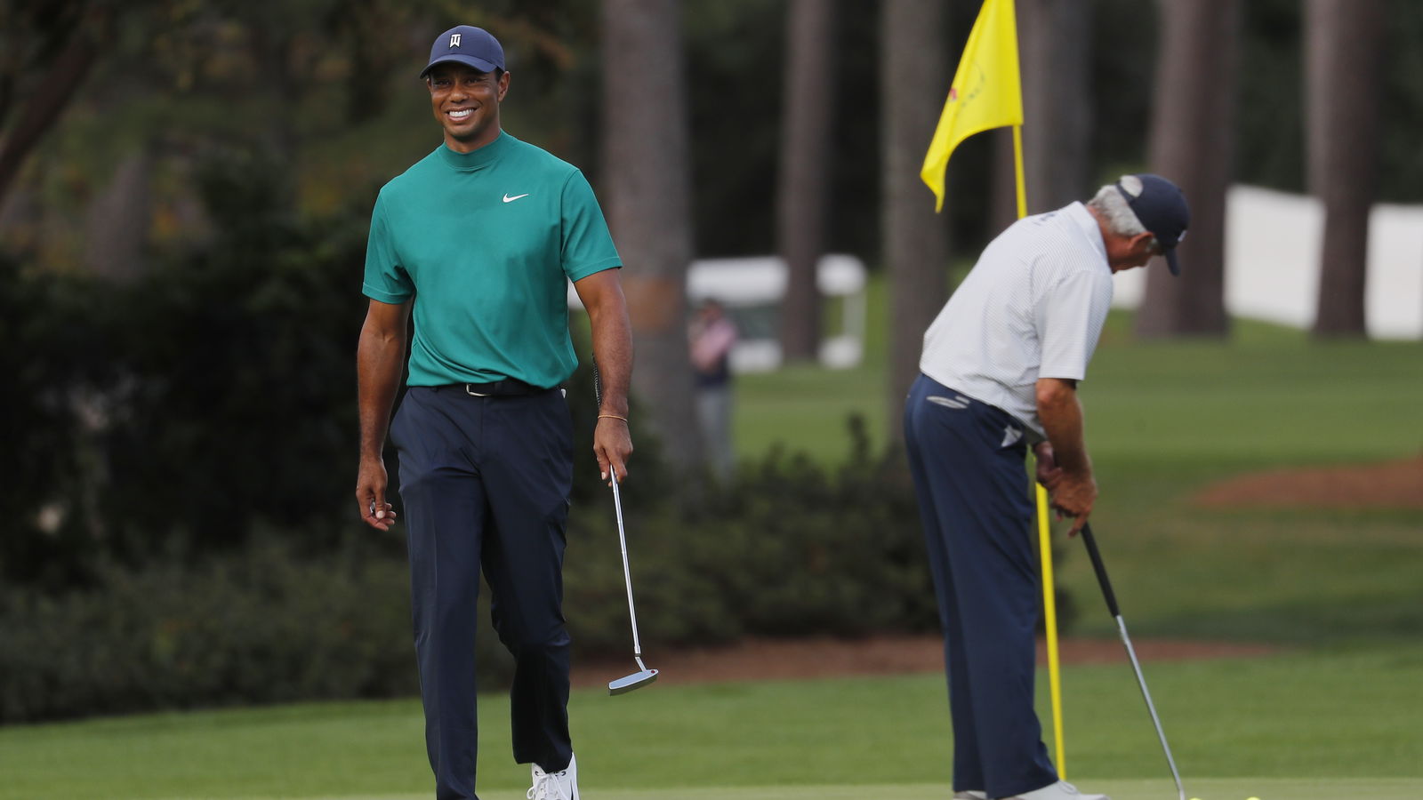 Dress like a Masters champion: Rock Tiger Woods' Nike mock neck shirt