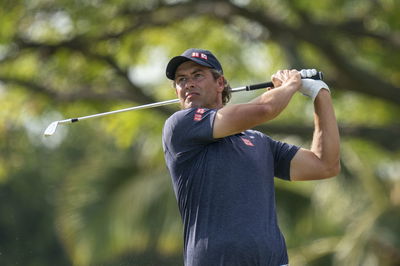 Adam Scott pictured testing $790 AutoFlex shaft ahead of PGA Tour action