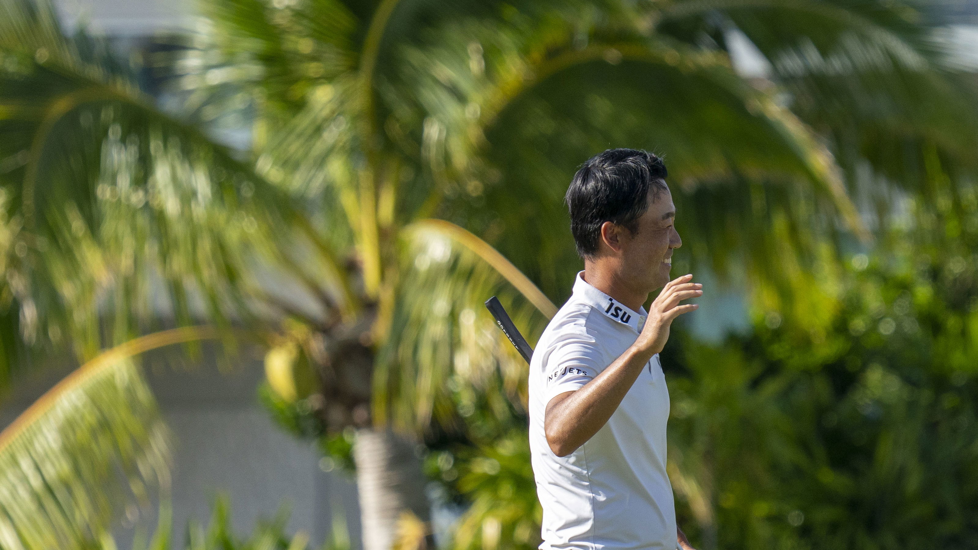 Golf fans react to Kevin Na's UNIQUE LOGO on his polo shirt