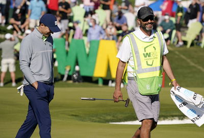 What time does Jordan Spieth tee off on Sunday at the Phoenix Open?