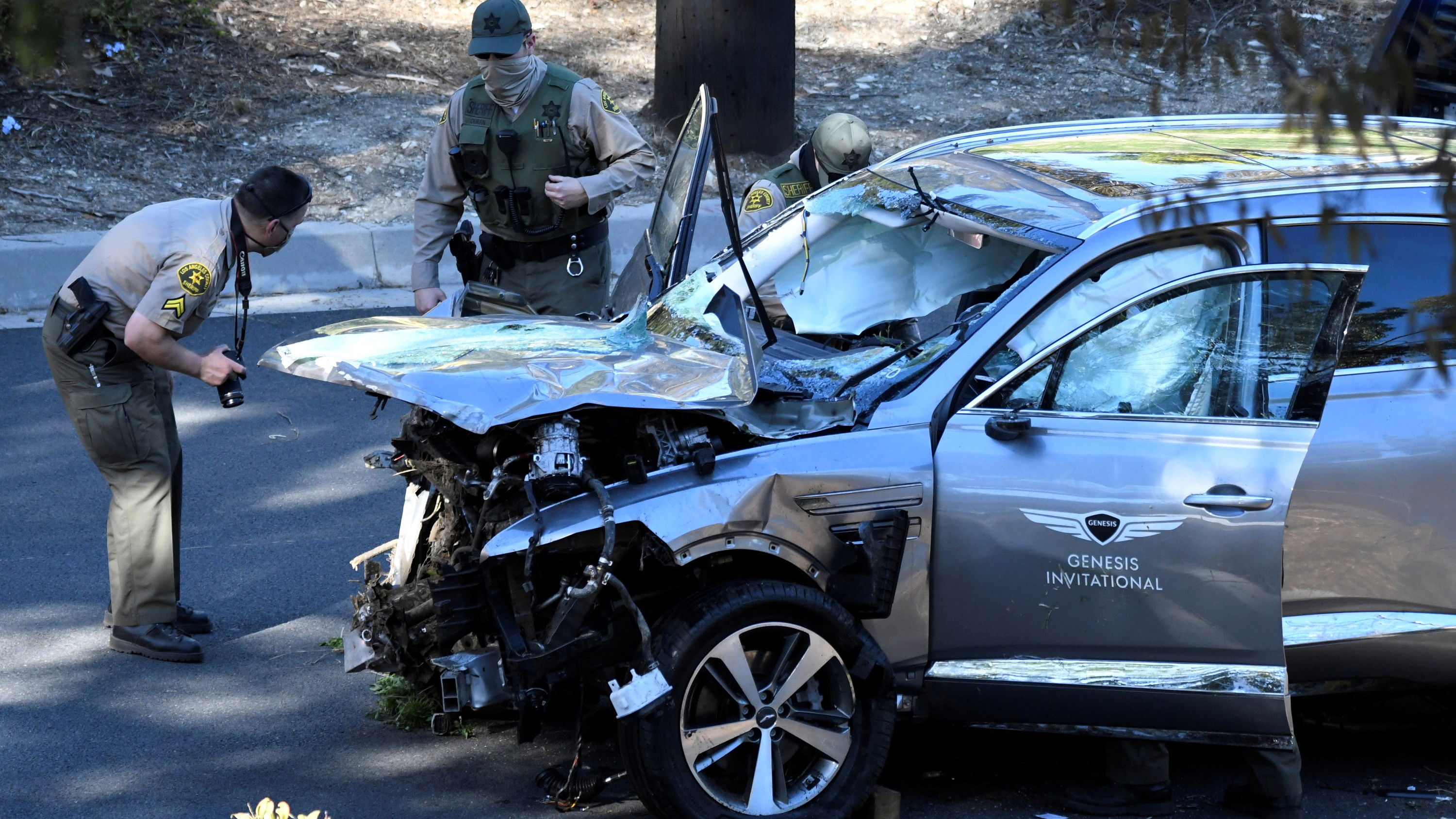 YouTuber makes video suggesting Tiger Woods' car crash is FAKE