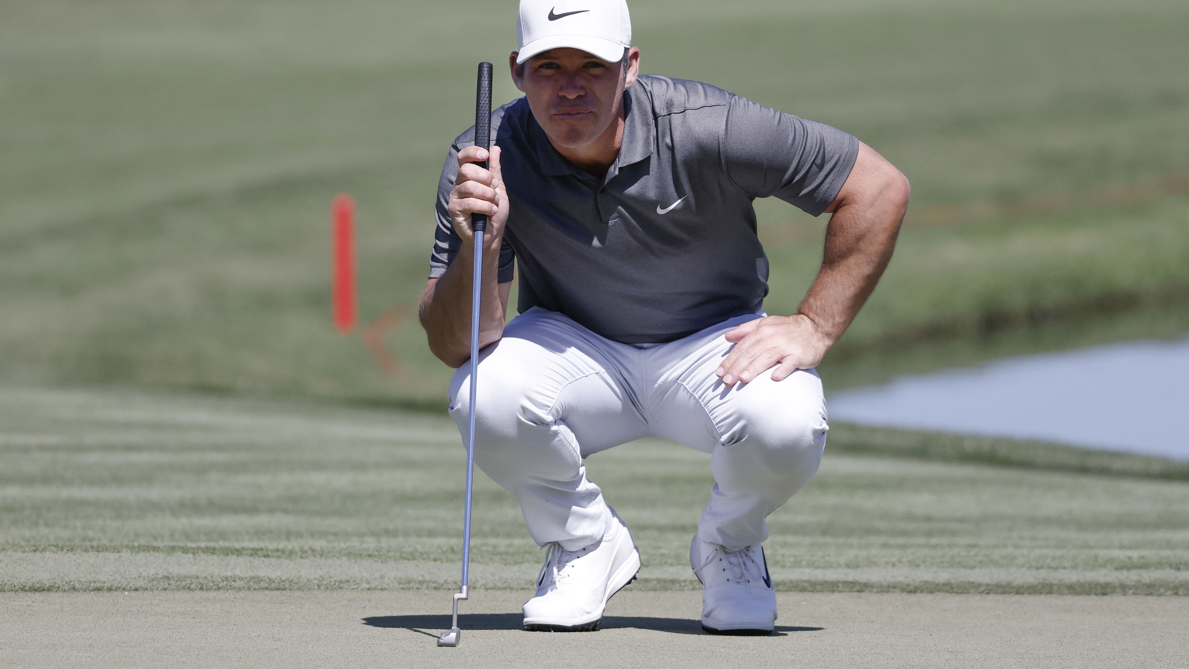 Paul Casey tells mouthy spectator to "SHUT IT" and threatens to have him removed