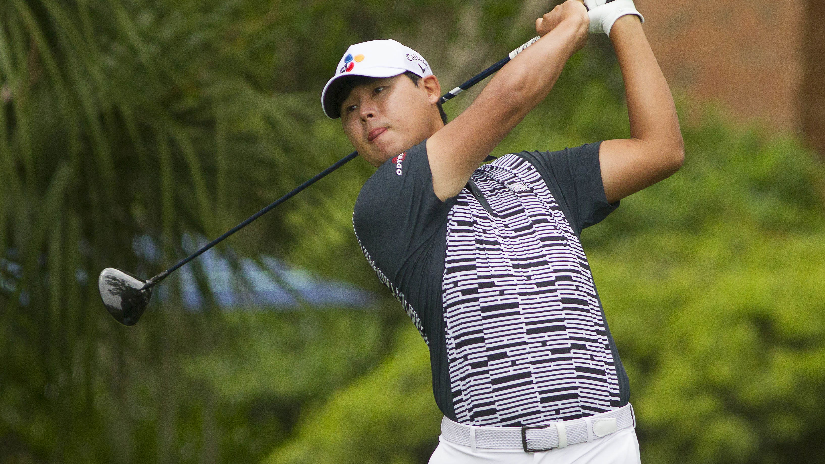 Golf fans react as Si Woo Kim is DENIED a birdie by rules official