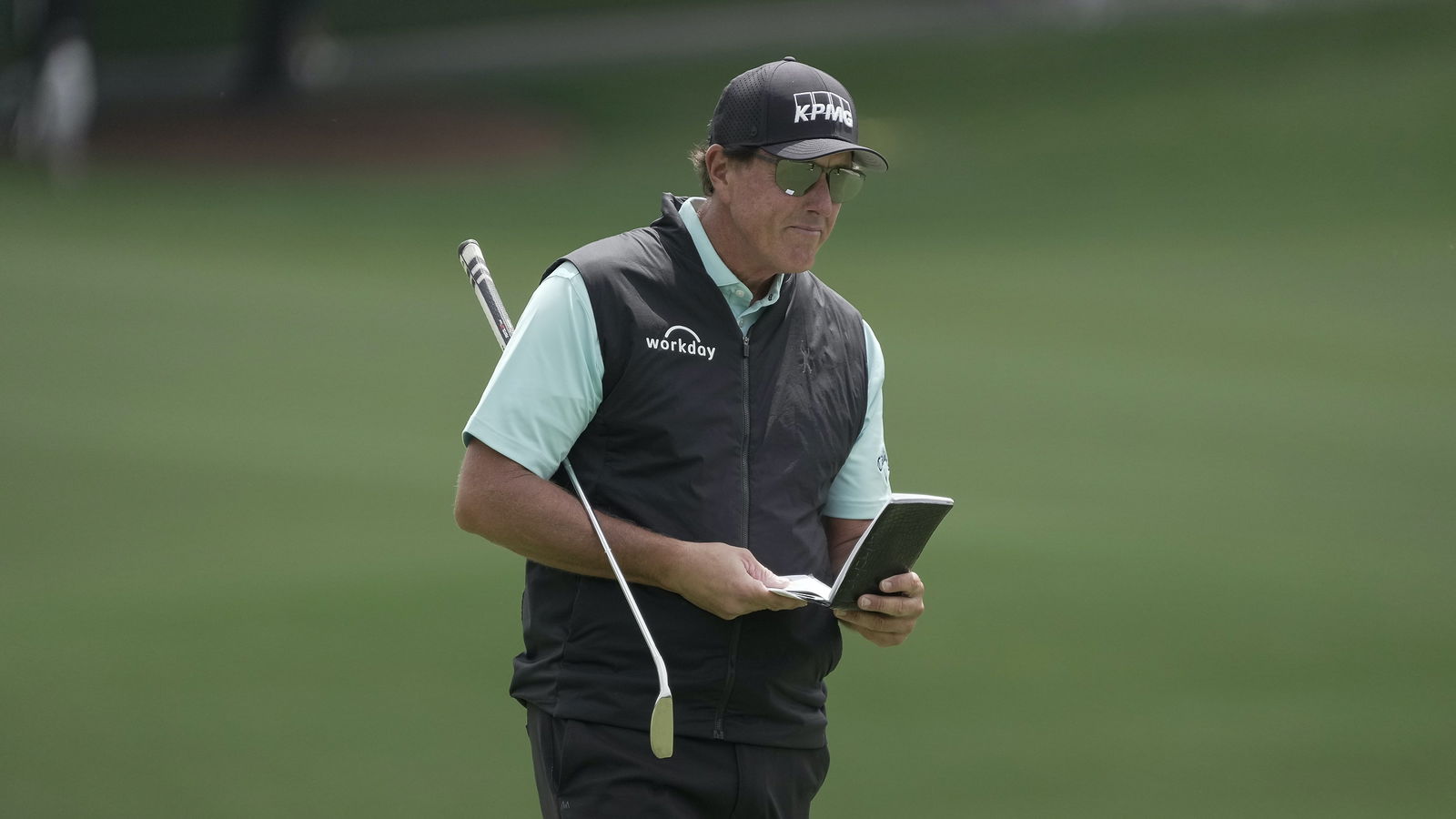 "Go join the Senior Tour!": Golf fans react to Phil Mickelson missing USPGA