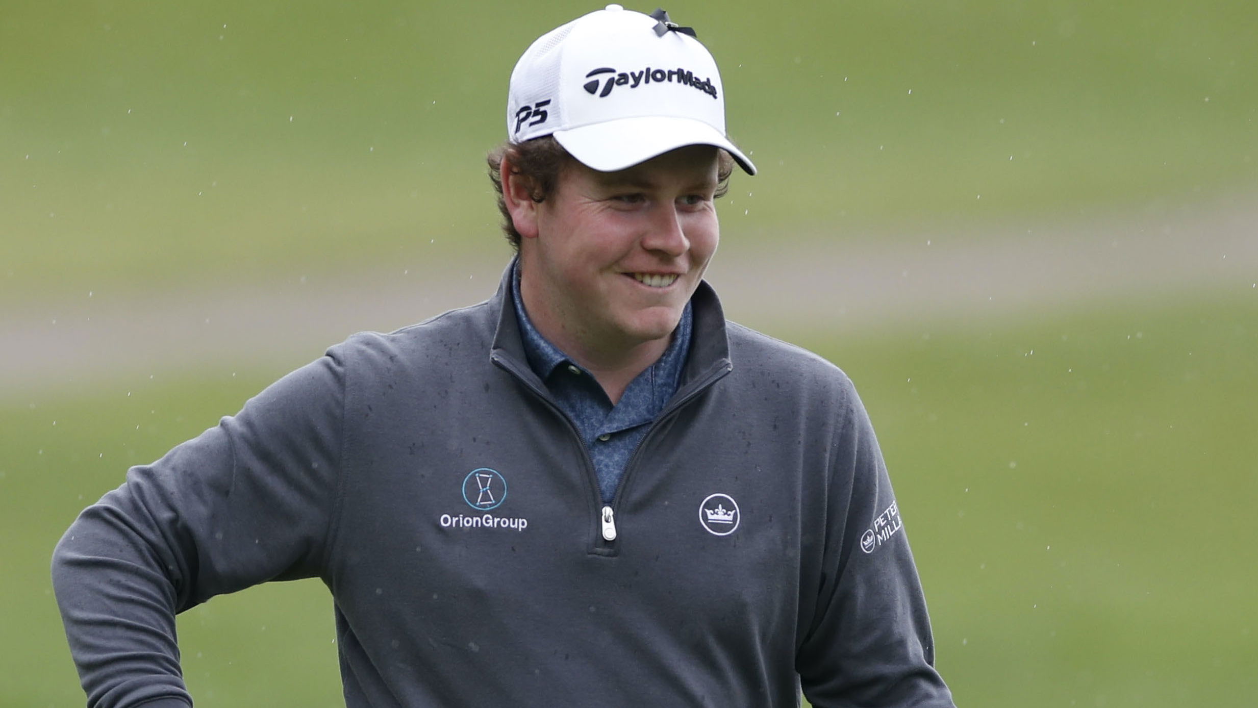 Robert MacIntyre emulates Bryson DeChambeau but with a putter off the tee!
