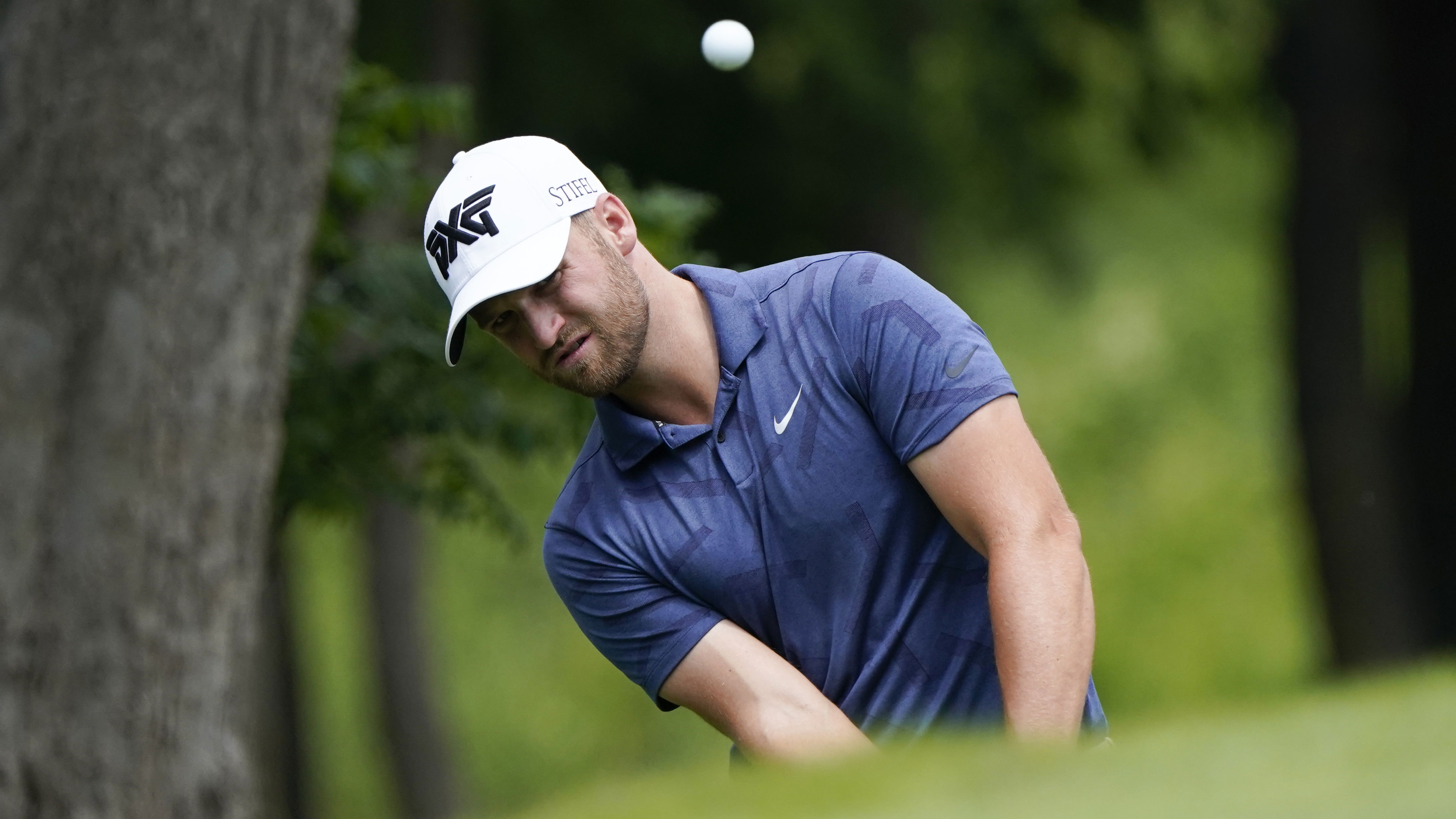 PGA Tour pro Wyndham Clark takes ANGER out on his GOLF BAG!